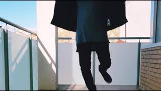 (J O J O ) – Dubstep Dancing. Two Feet