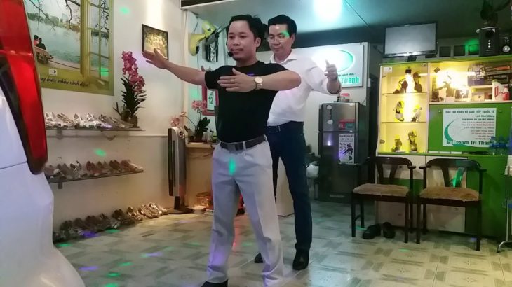 Căn bản Bebop for Dance Businessmen 2018 – Ballroom có chỗ để ô tô cho học viên có xe đến học.