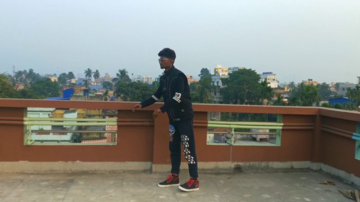 Freestyle Dubstep dance on KEHTA HAI PAL PAL vishu aka scorpion.