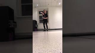 ŽENJA DANCING KRUMP