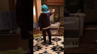 dancing boy MAKOTO 32　(teach me how to dougie)　まことダンス　　音楽を聞いたら踊りだす少年の成長記録。