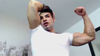 raz muscle flex and dance
