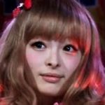 目立つため必死！？　きゃりー、「ガラスを割れ！」全力ダンス動画に冷ややかな声  ! 最新ニュース