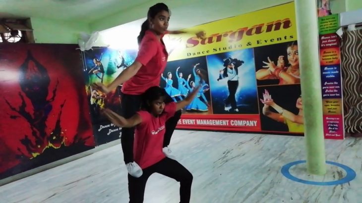 #Dance_Performance_on_Dubstep_Music| Dubstep Dhum Tan Tan Tana Tan|Om Shanti Om| Sargam Dance Studio