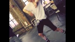 130911 : ZELO does ‘Dougie Dance’