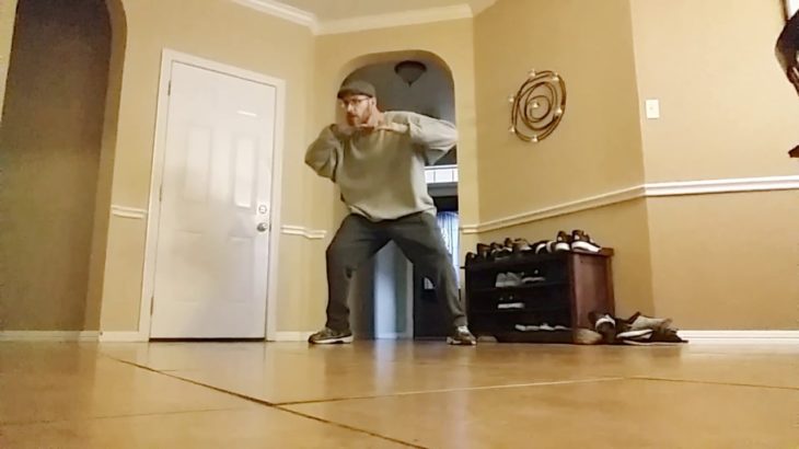 Beginner Dubstep dancing  (Glitch Hop)