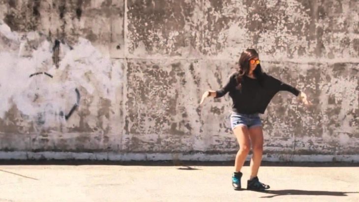 Girl Dubstep Dance | Dragonette – Pick Up The Phone