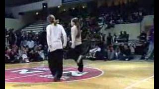 Girls BREAK DANCE
