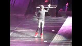 Justin Bieber doing the Dougie and Jerk dance