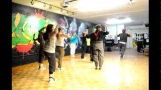 Locking Class – Warming up and Learning the Moves