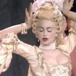Madonna – Vogue (Live at the MTV Awards 1990)