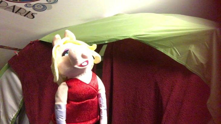 Miss Piggy Sings Vogue