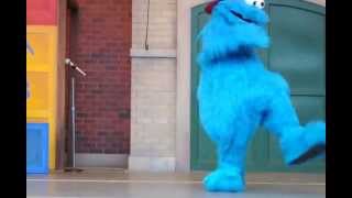 Sesame Street Live: Zoey Dancing & Cookie Monster Teaches How to Dougie