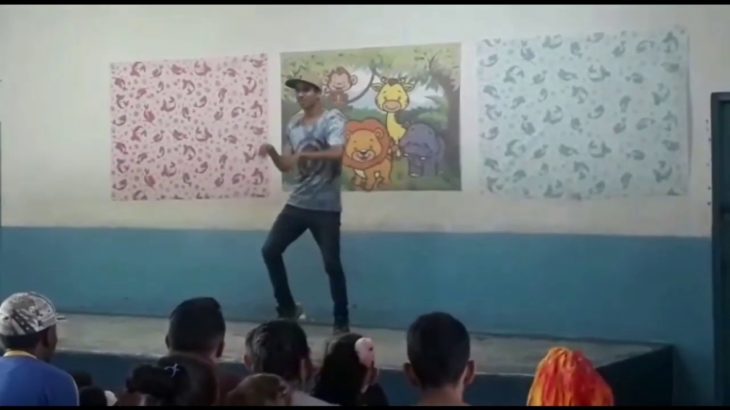 Matheus Efeitos l Dançarino na escola ruy coelho dubstep dance