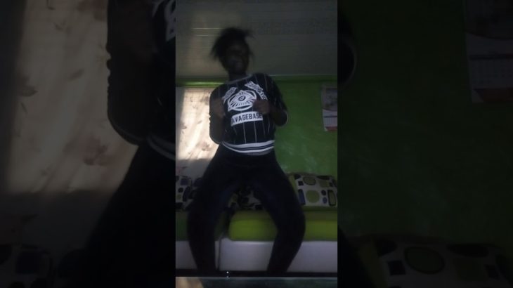 Trying to dance reggae guys please like and subscribe