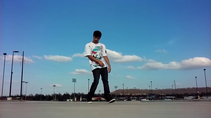 Two feet dubstep dance!