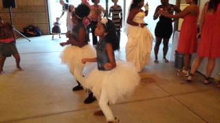 The flower girls dancing!! Teach me how to dougie!