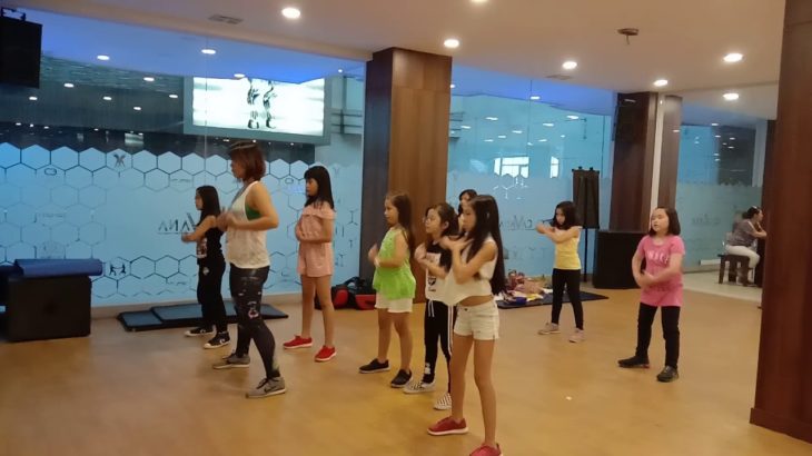 Vogue dance clas. Dance with my friend