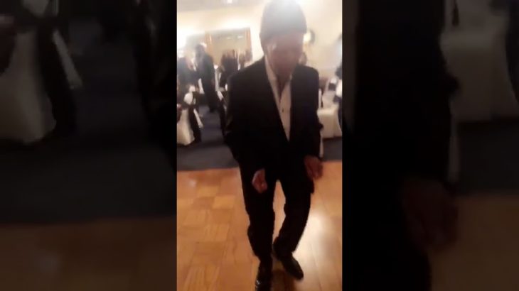 77 yrs old dancing reggae(1)