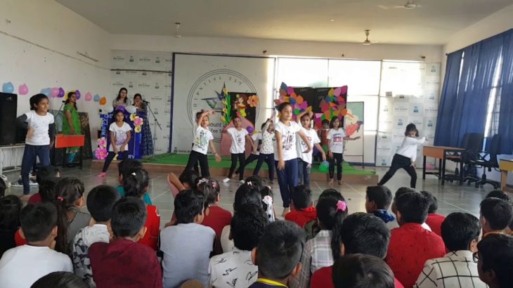 Bapu Sehat Ke Liye Hanikarak । Dance by Zee School Kids । Dubstep Indirapuram | Dangal Kids Dance