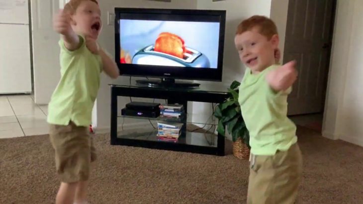 Twins Dubstep Break-Dance Party