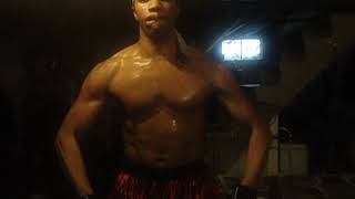 HUMP DAY WORKOUT DUMBBELLS AND FLEXING