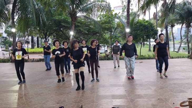 REGGAE 2020 Line Dance … Choreographed by Andrico Yusran. Danced by FunBeat line dance PIK