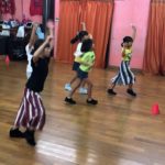 小学女子♪夏の終わりもダンス♪ダンス♪
